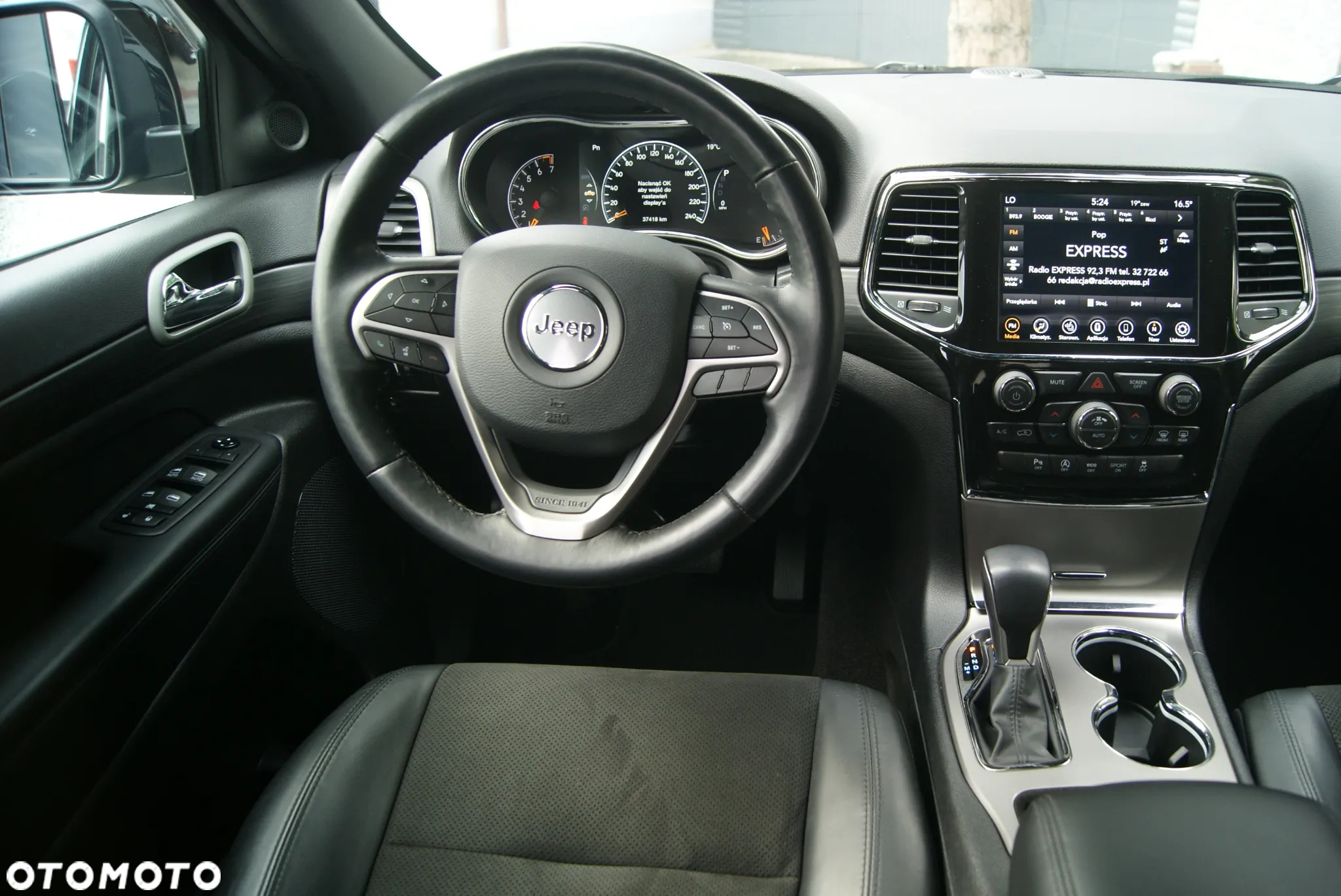 Jeep Grand Cherokee - 17