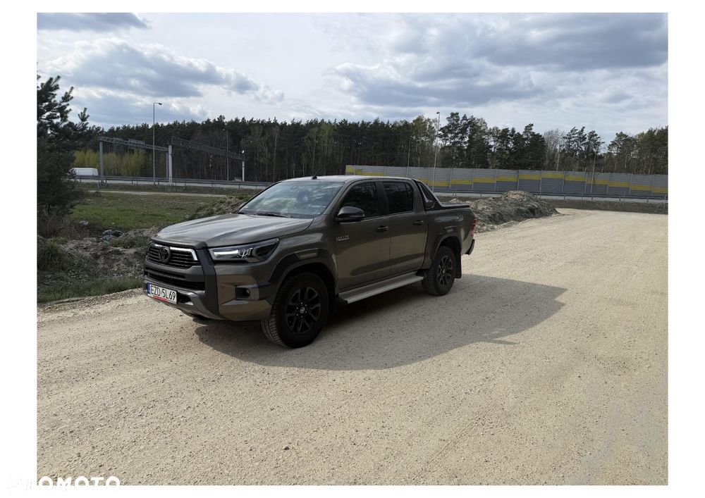 Toyota Hilux 2.8 D-4D Double Cab Invincible Sport 4x4 - 2