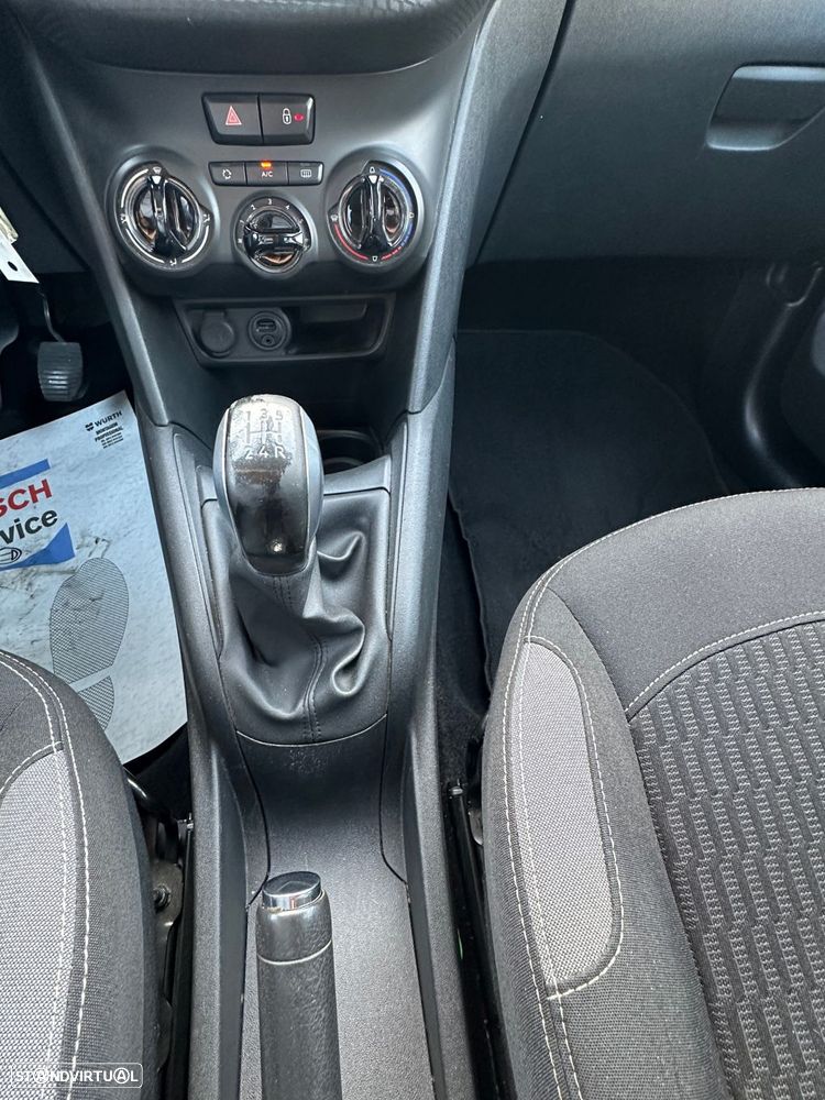 Peugeot 208 1.2 PureTech Style - 25