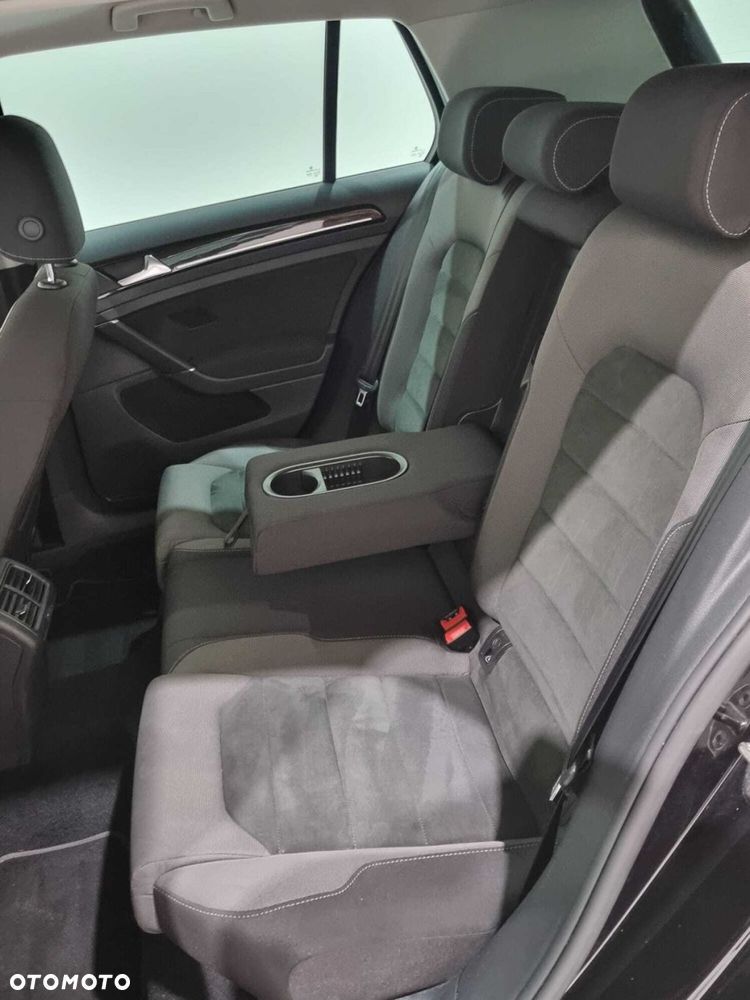 Volkswagen Golf - 27