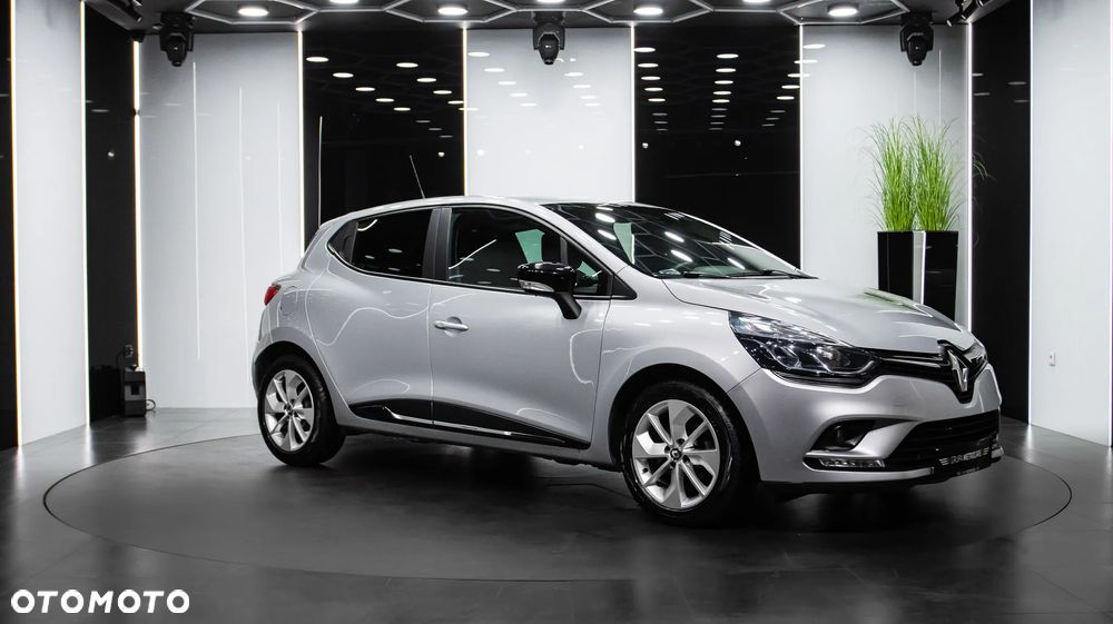 Renault Clio - 9