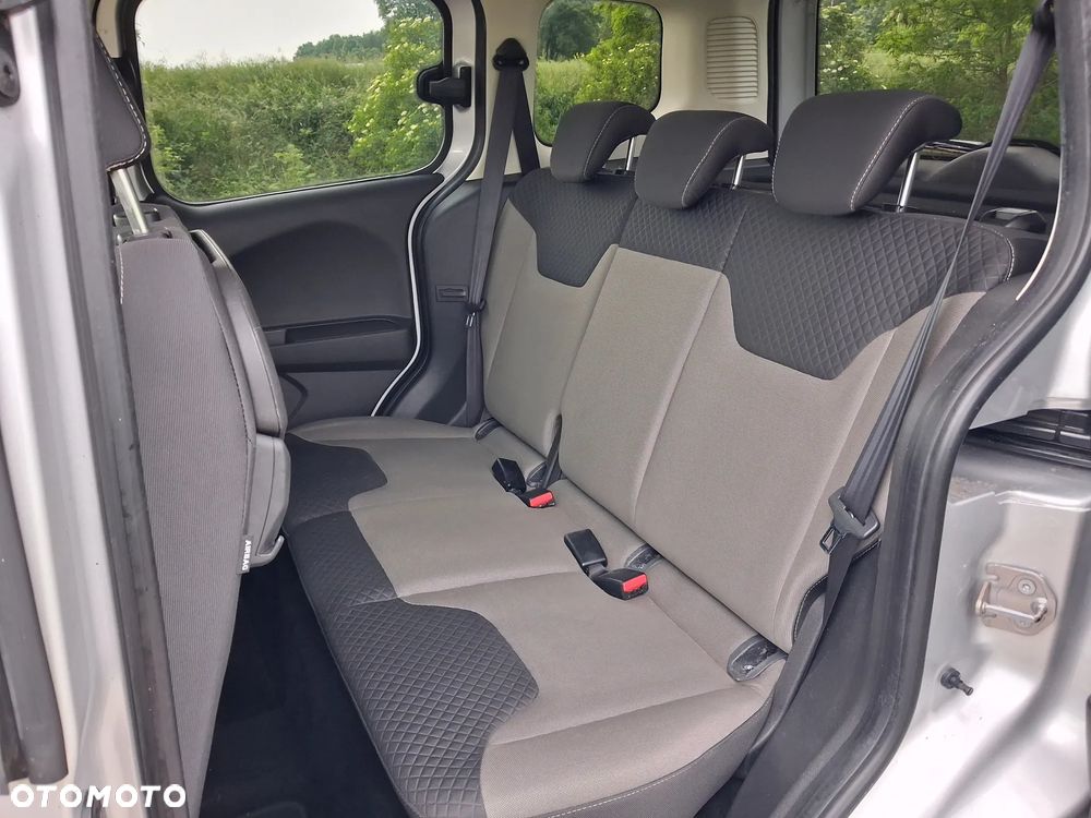 Ford Tourneo Courier 1.0 EcoBoost Ambiente - 21