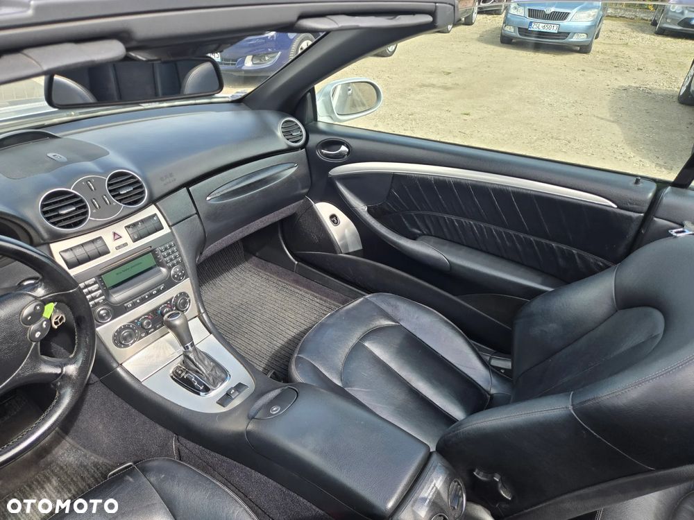Mercedes-Benz CLK - 12