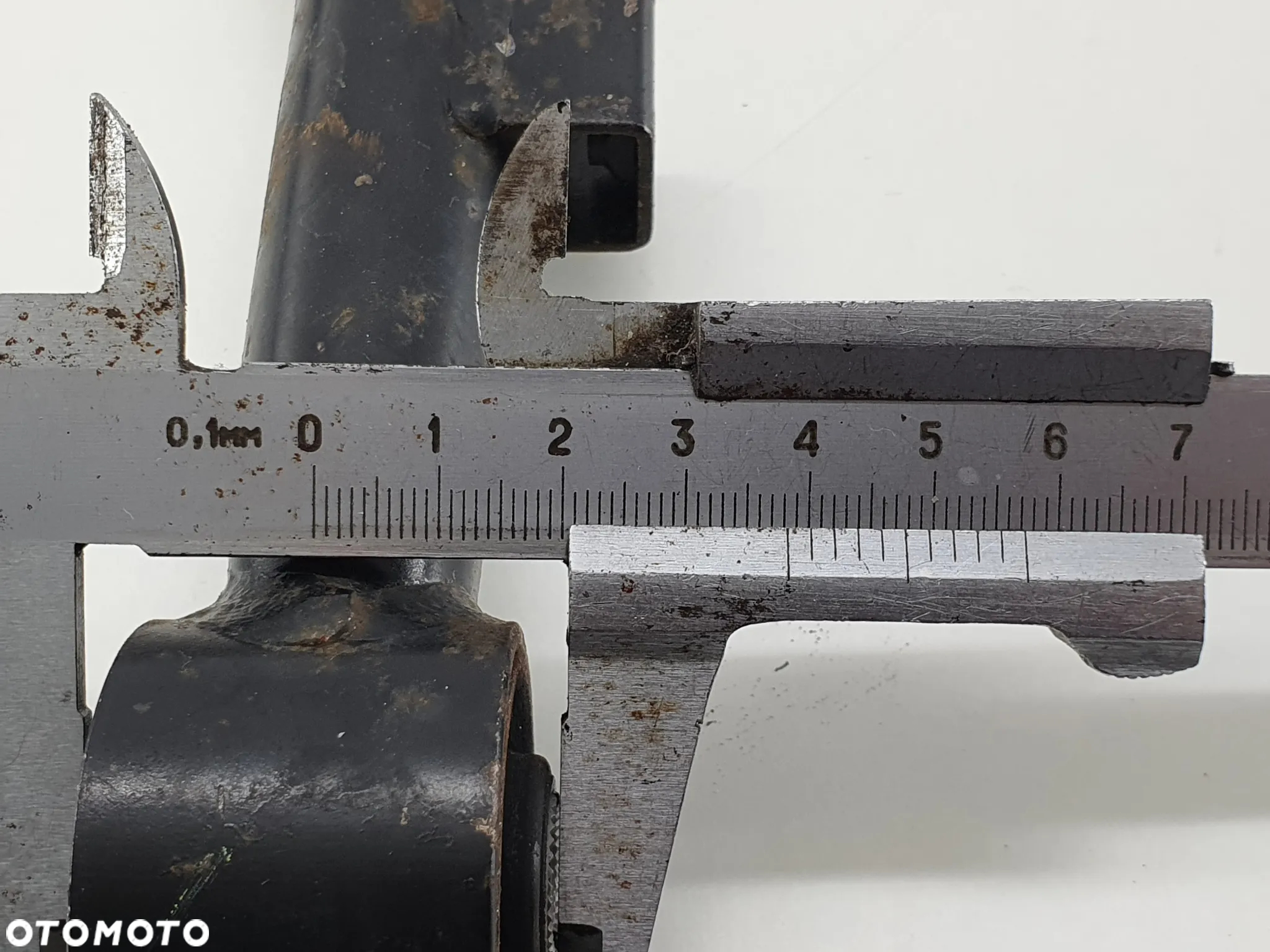 WAHACZ PRAWY PRZOD GORNY SWORZEN   TGB BLADE 550 - 10