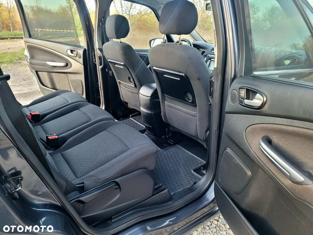 Ford Galaxy 2.0 Ghia - 19