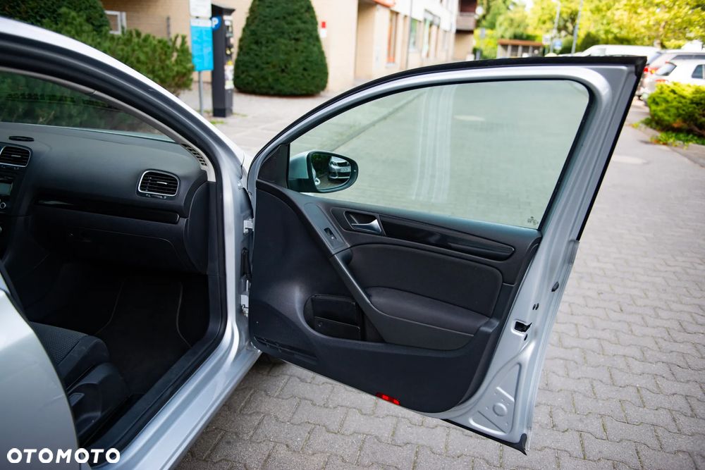 Volkswagen Golf 1.6 TDI BlueMotion Technology DSG Comfortline - 20