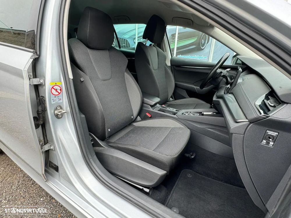 Skoda Octavia Break - 25