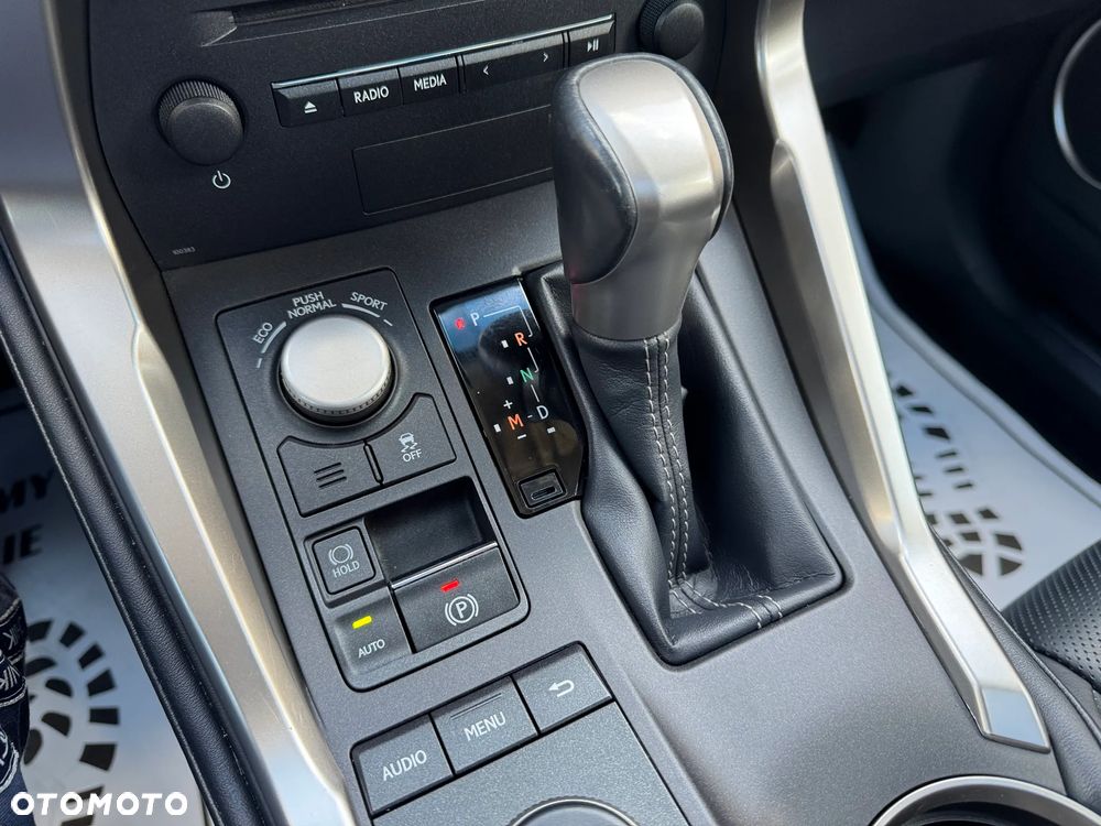 Lexus NX 200t Prestige AWD - 30