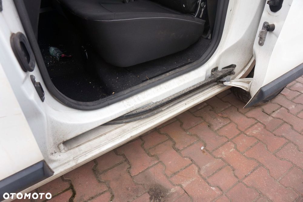 ĆWIARTKA PRÓG SŁUPEK LEWY DOKKER LIFT OV369  DACIA 2017-2021 - 2