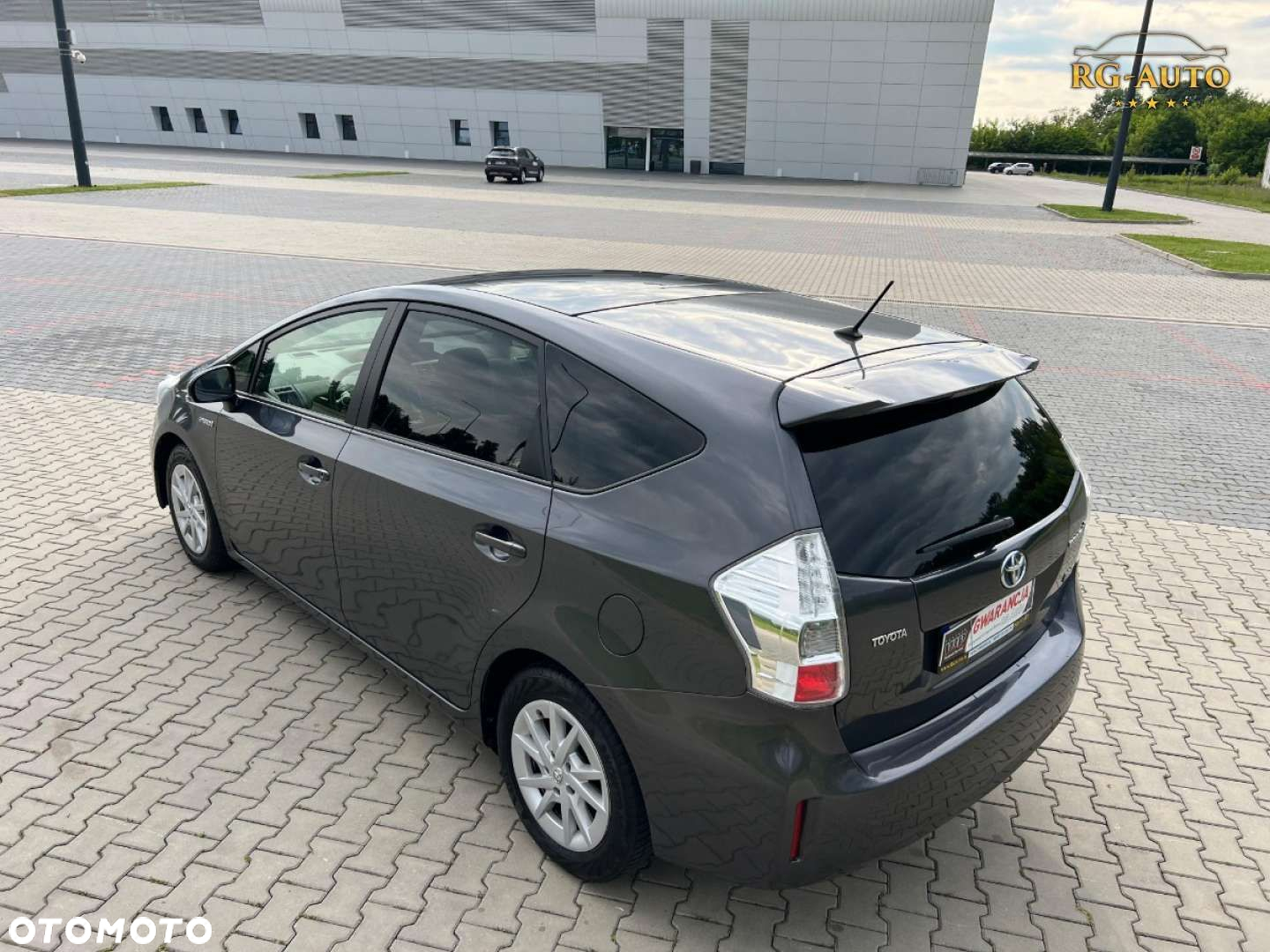 Toyota Prius+ - 12