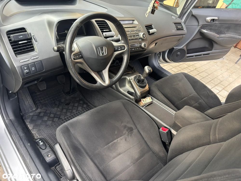 Honda Civic 1.8 Executive - 17
