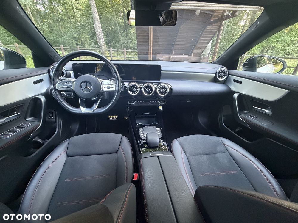 Mercedes-Benz CLA - 4
