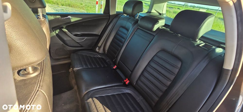 Volkswagen Passat 2.0 TDI Highline DSG - 9