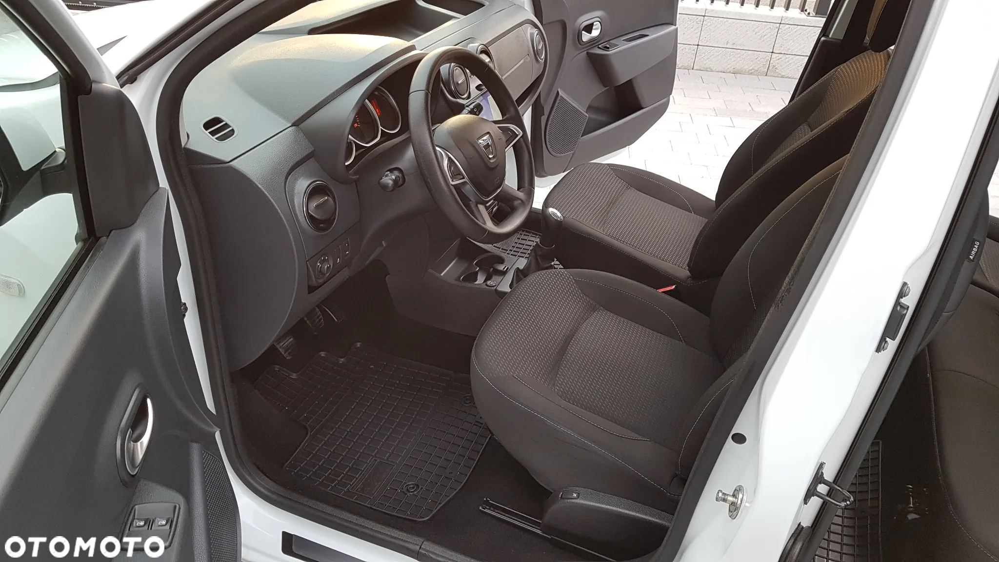 Dacia Dokker 1.6 SCe Laureate - 6