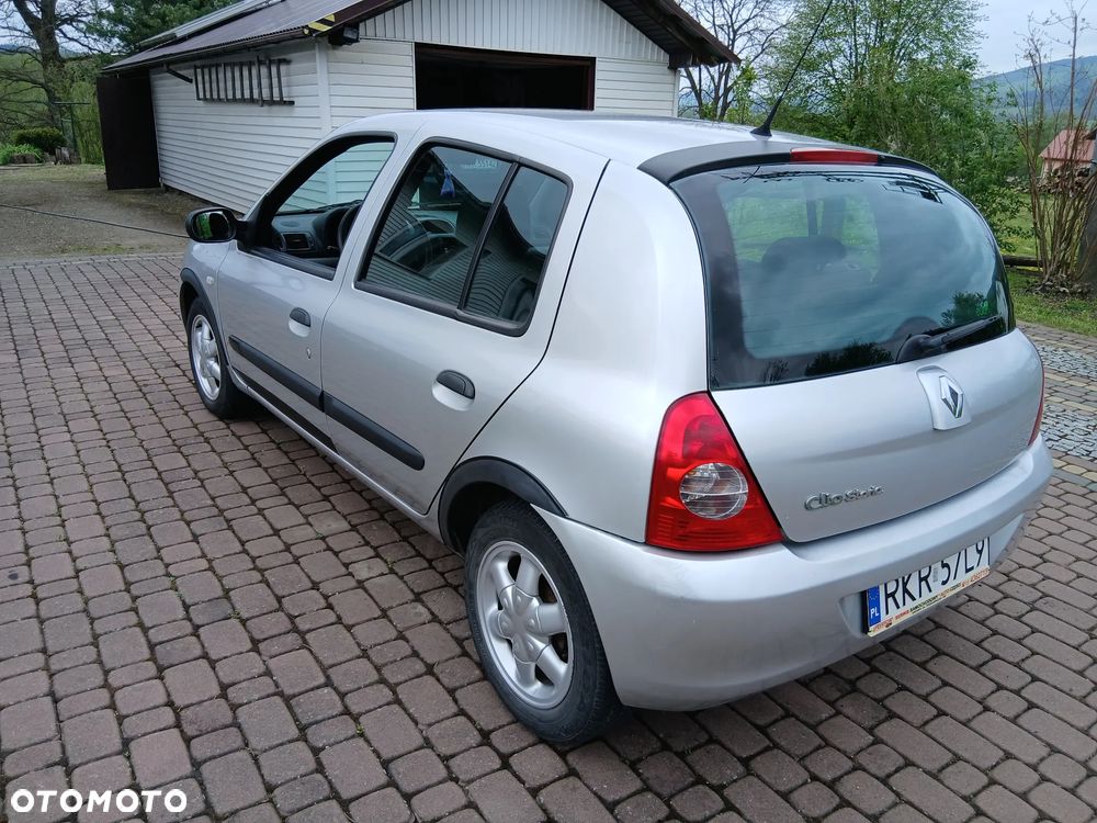 Renault Clio - 17