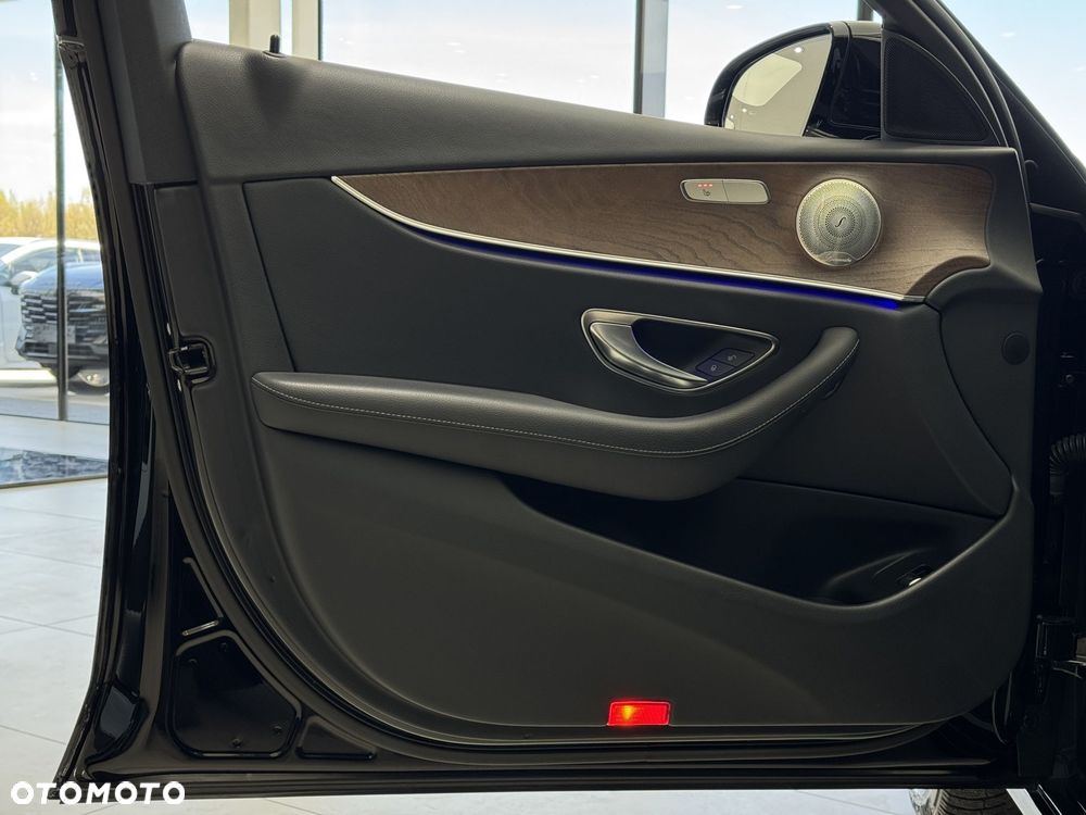 Mercedes-Benz Klasa E 220 d 4-Matic Avantgarde - 12