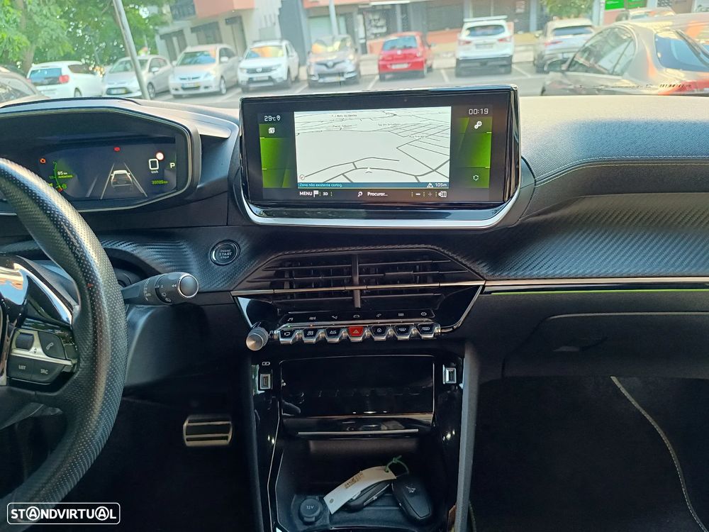 Peugeot 2008 PureTech 130 EAT8 GT - 30