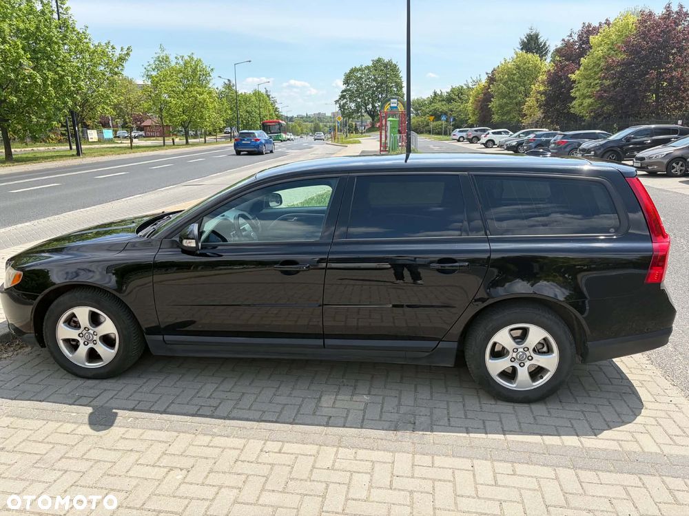 Volvo V70 2.4D Momentum - 5