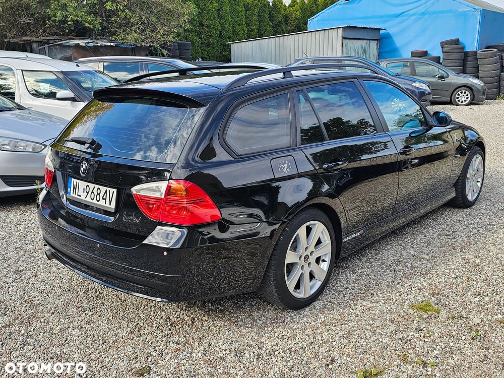 BMW Seria 3 318i Touring - 3