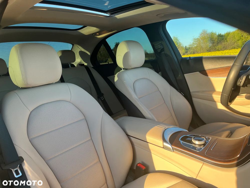 Mercedes-Benz Klasa C 300 4Matic 9G-TRONIC Avantgarde - 16