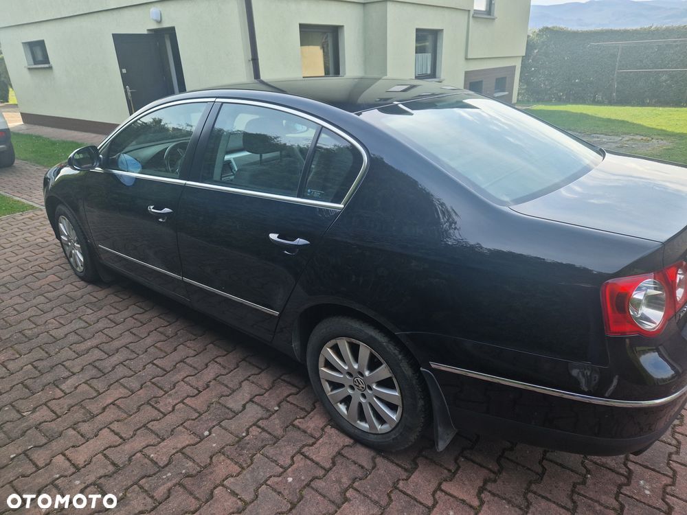 Volkswagen Passat 2.0 TDI Comfortline - 12