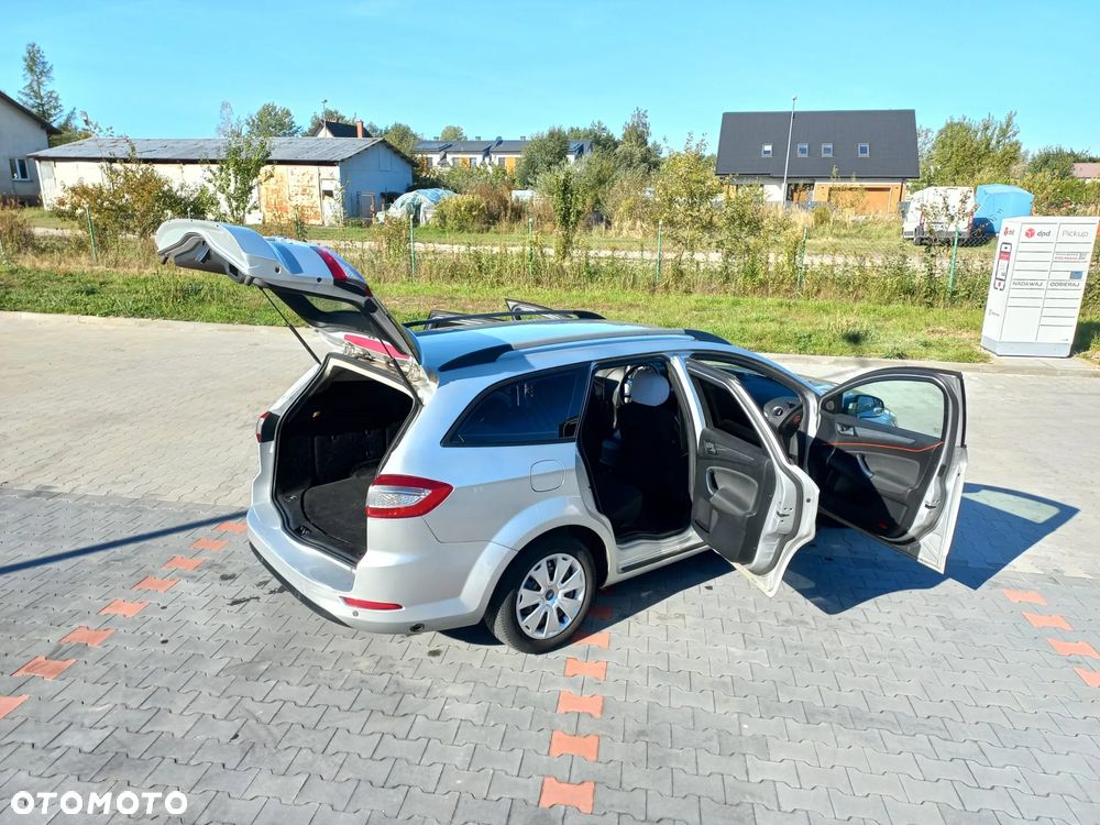 Ford Mondeo 1.6 Ambiente - 9