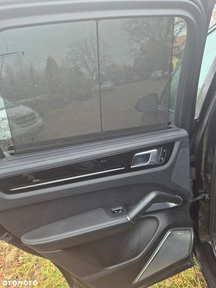 Porsche Cayenne - 10