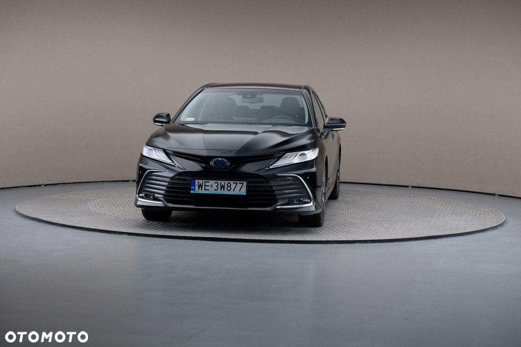 Toyota Camry - 3