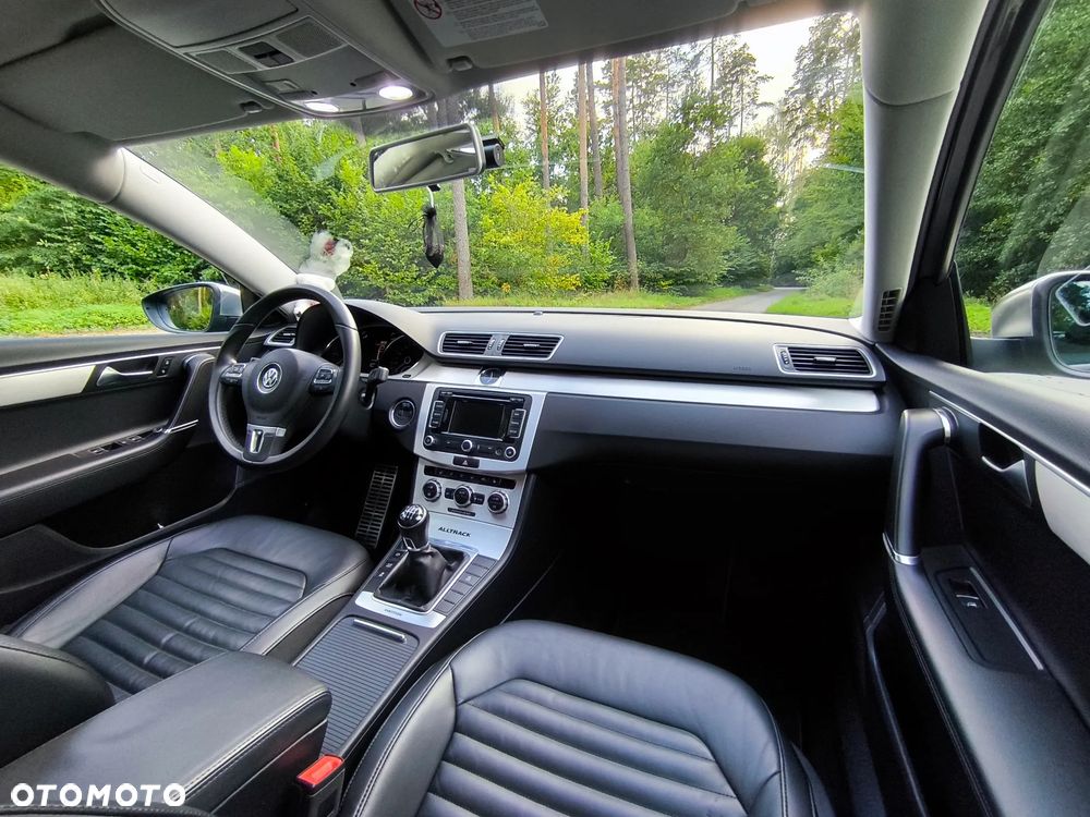 Volkswagen Passat 2.0 TDI DPF BlueMotion Technology Trendline - 27