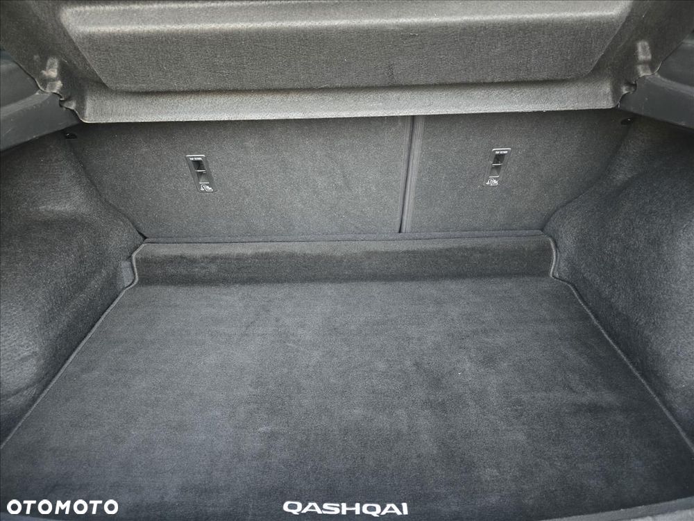 Nissan Qashqai 1.3 DIG-T Visia - 19