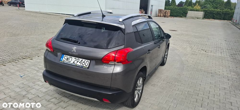 Peugeot 2008 1.2 Pure Tech Style S&S - 21