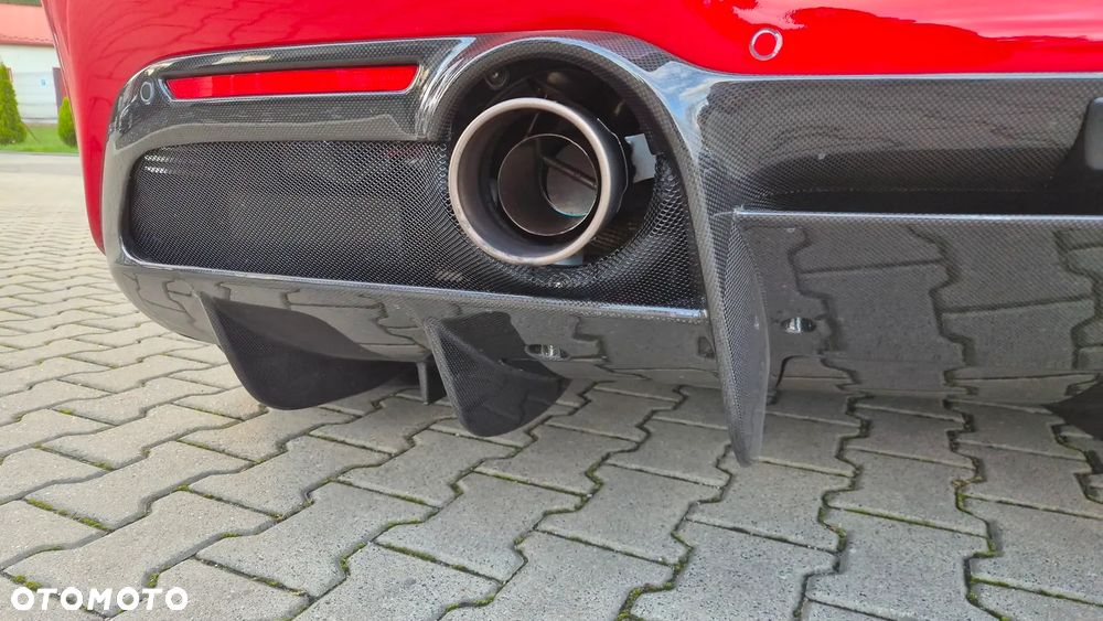 Ferrari F8 Spider - 24