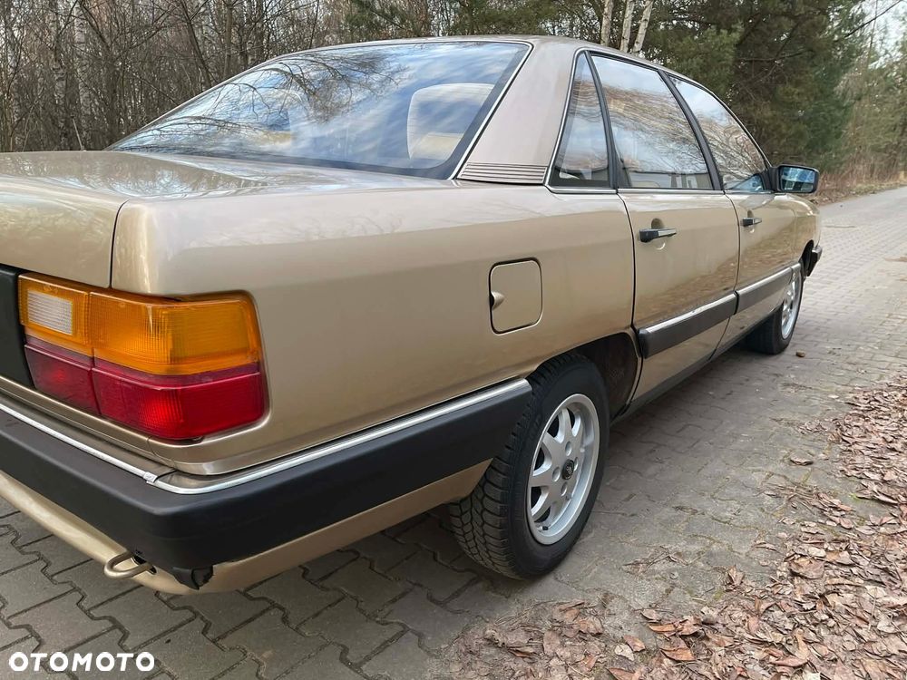 Audi 100 - 10