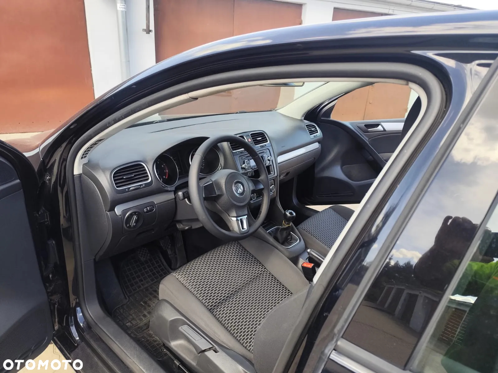 Volkswagen Golf - 6