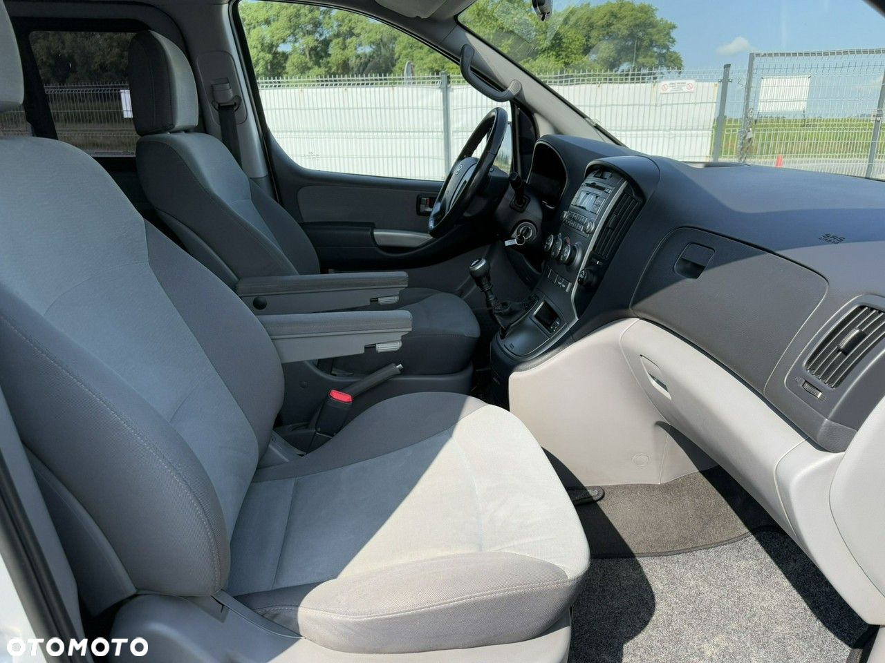 Hyundai H-1 2.5 CRDi Travel Family - 14