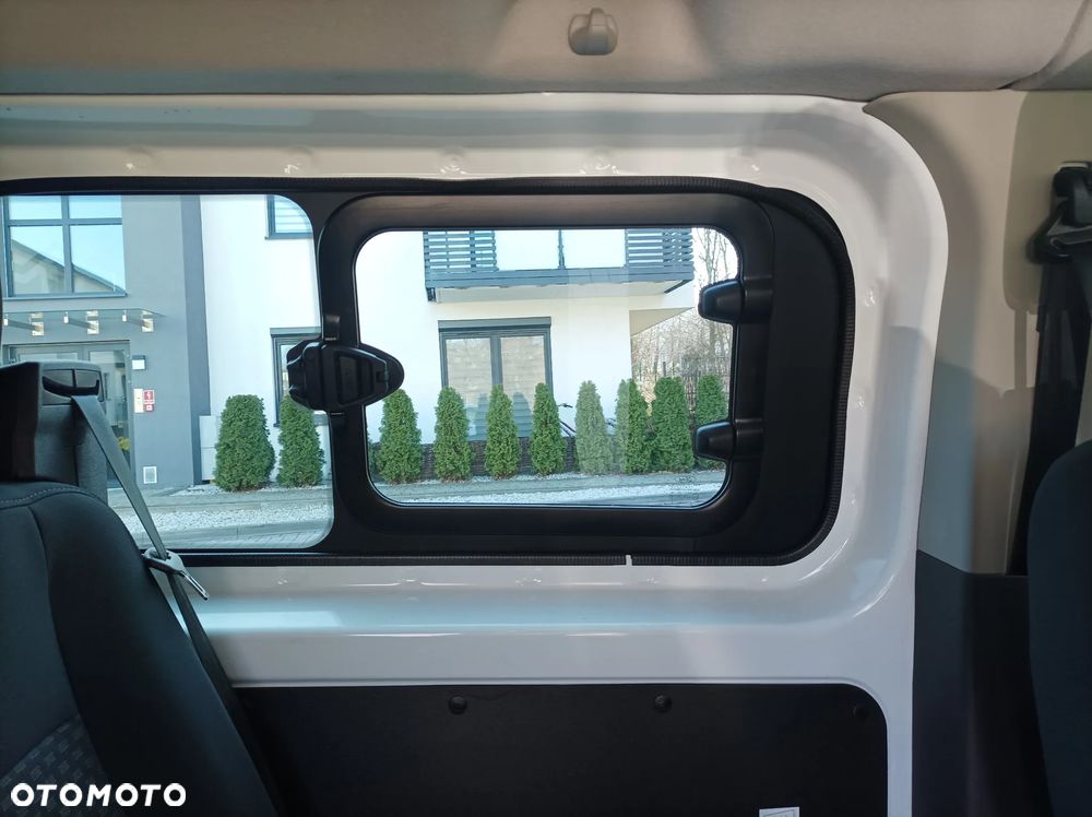 Ford Transit Custom 320 L2H1 Limited (bryg.) - 13