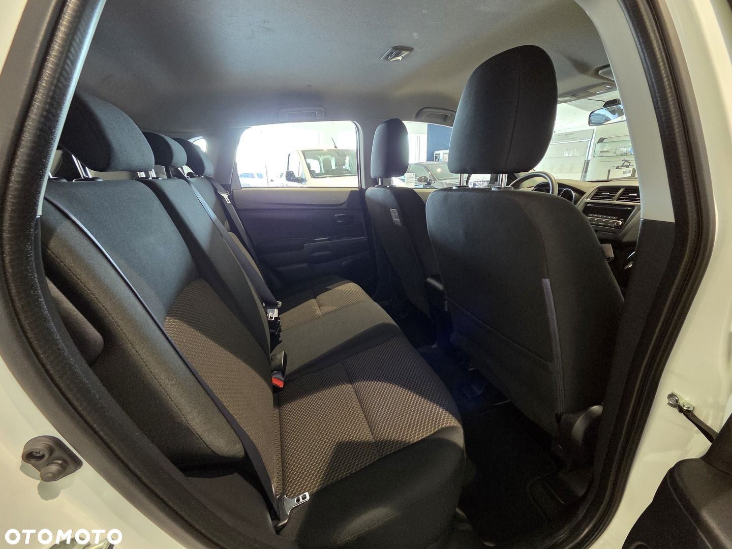 Mitsubishi ASX 1.6 Inform - 8