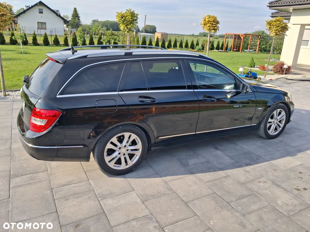 Mercedes-Benz Klasa C 220 CDI BlueEff Edition Avantgarde - 3