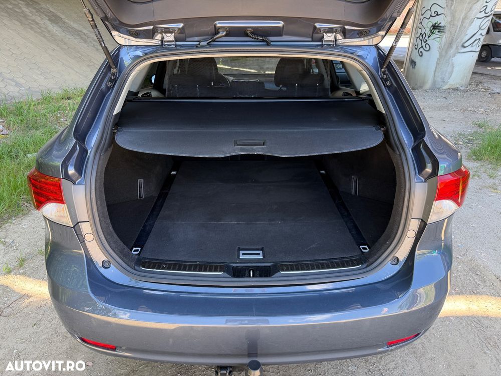 Toyota Avensis 2.0 D-4D Edition - 12
