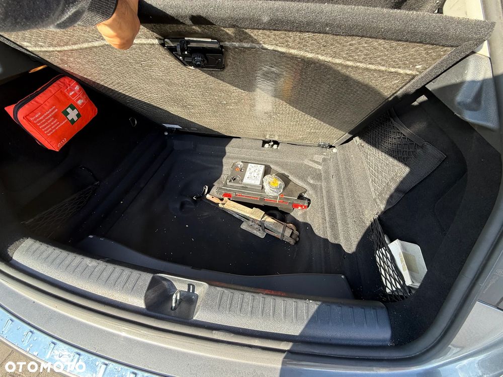 Mercedes-Benz GLA 180 7G-DCT Style - 16