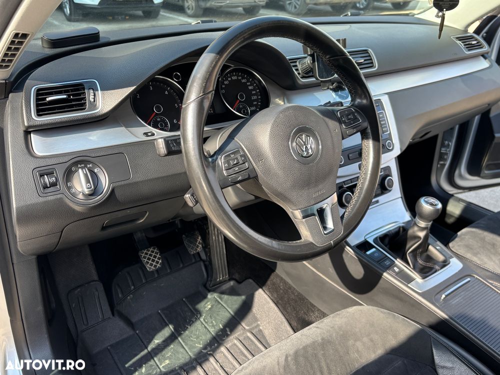 Volkswagen Passat 2.0 TDI BlueMotion Technology Highline - 9