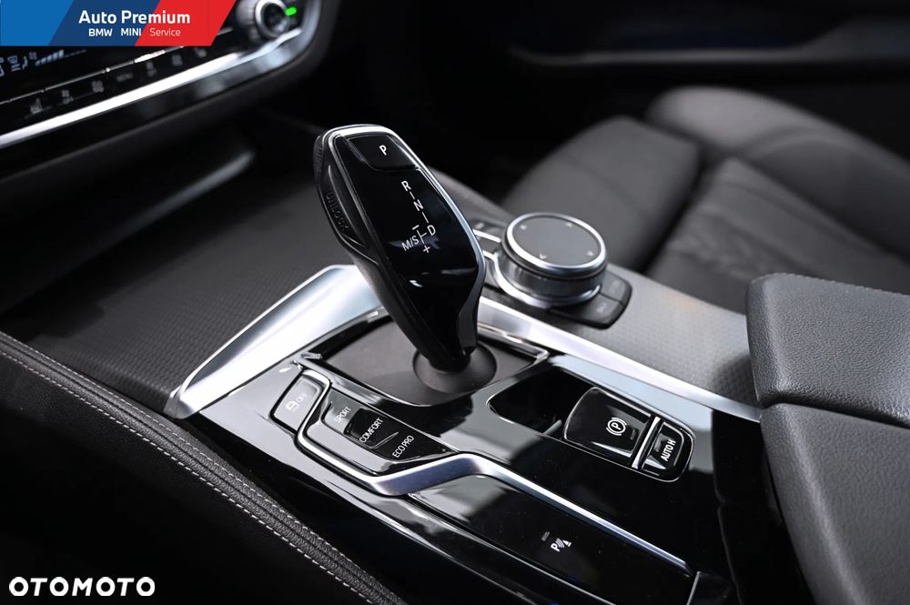 BMW Seria 5 520d xDrive mHEV - 8