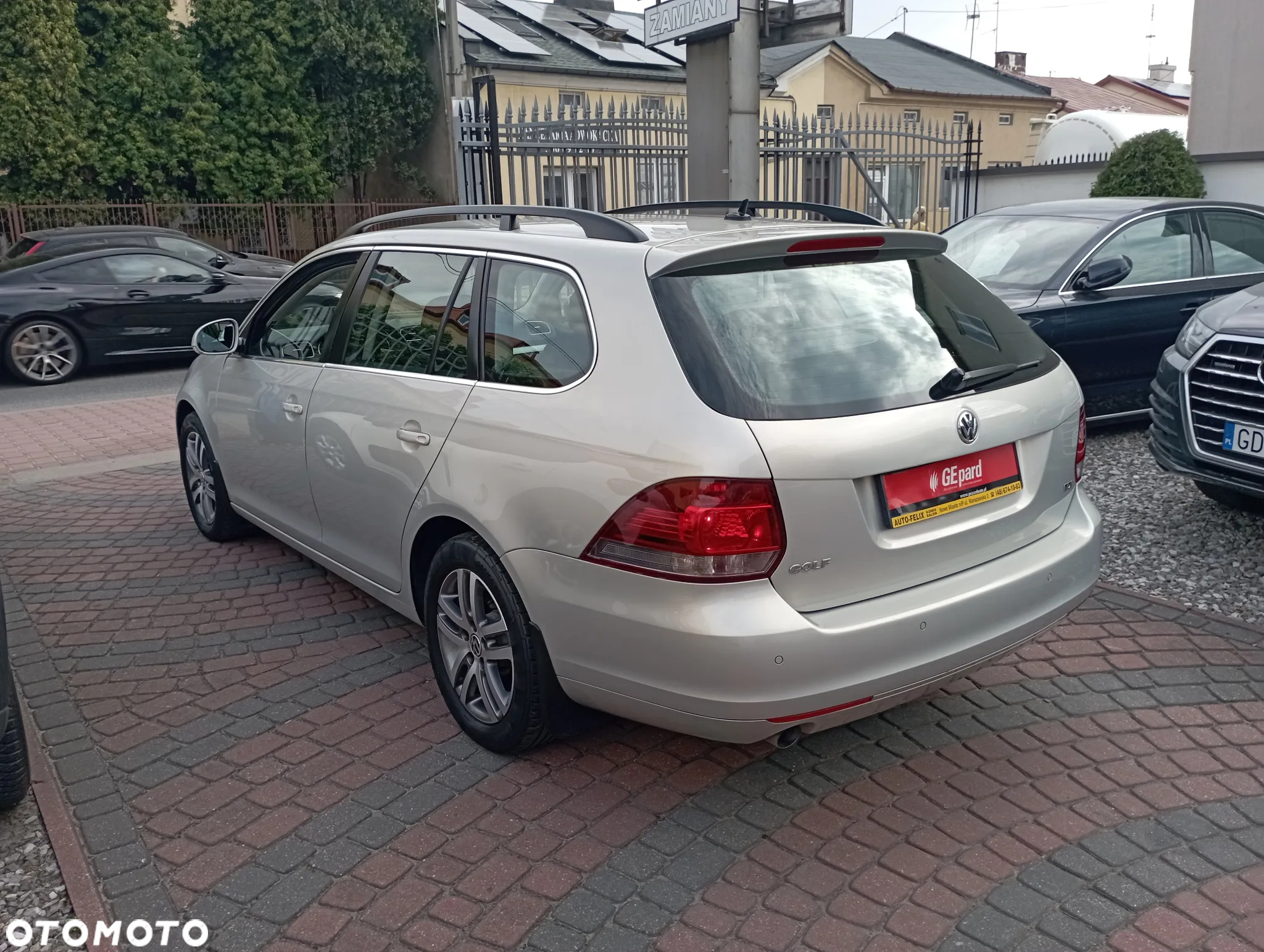 Volkswagen Golf VI 1.6 TDI Highline - 6