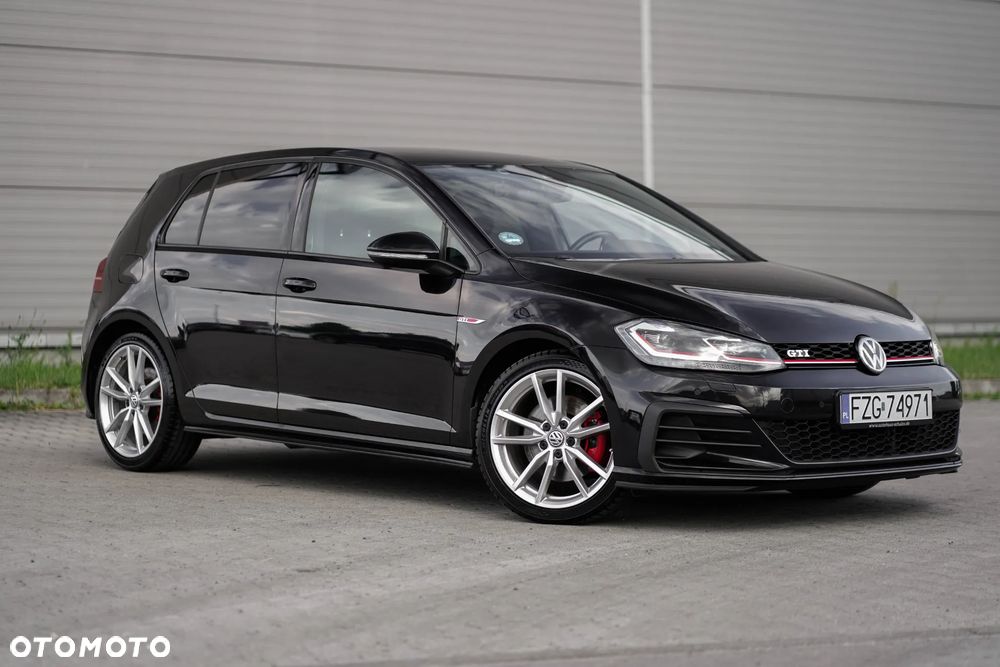 Volkswagen Golf - 8