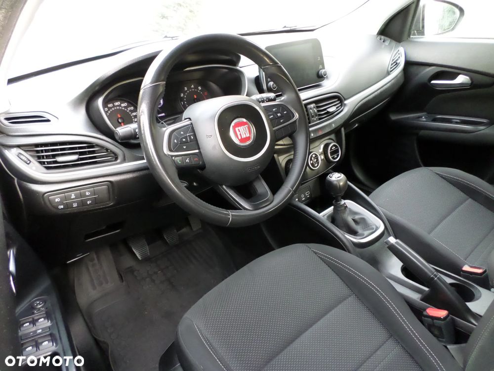 Fiat Tipo 1.4 T-Jet 16v Lounge - 26