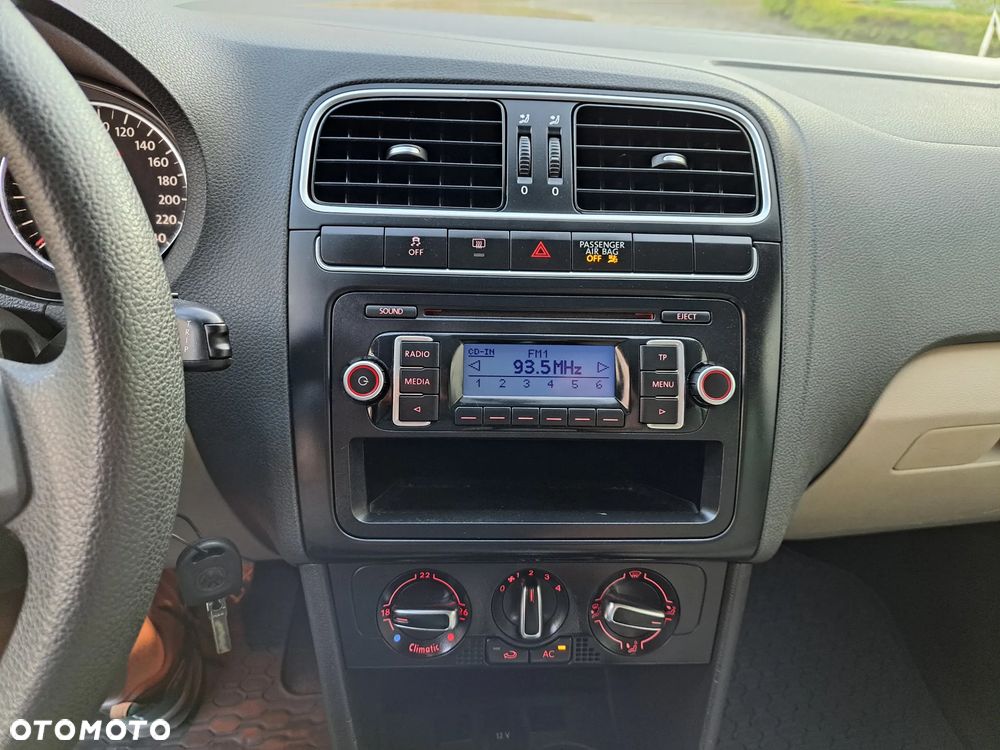 Volkswagen Polo 1.2 Comfortline - 24