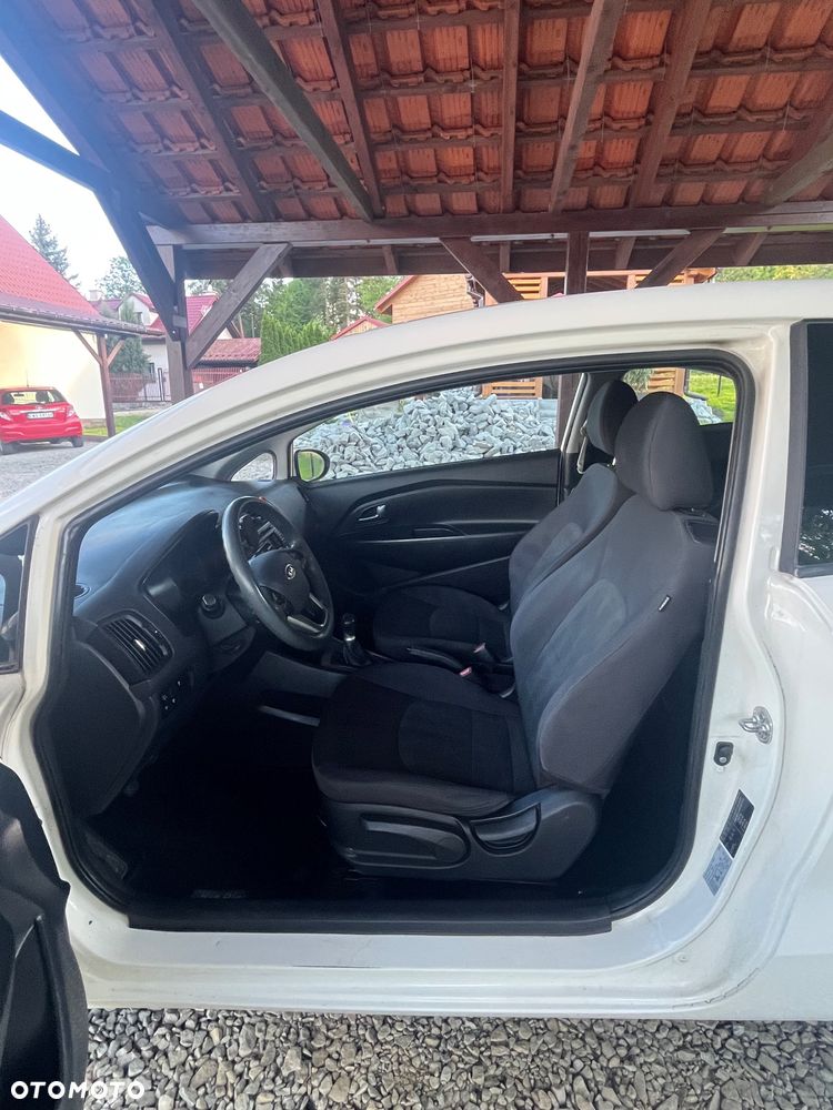 Kia Rio 1.2 Business Line - 9