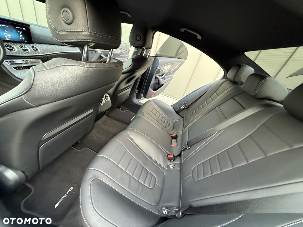 Mercedes-Benz CLS 300 d 4-Matic AMG - 18