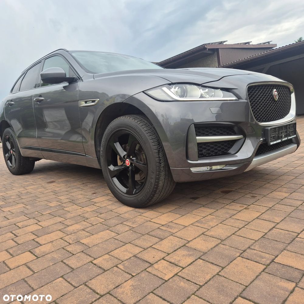 Jaguar F-Pace 20d AWD R-Sport - 24