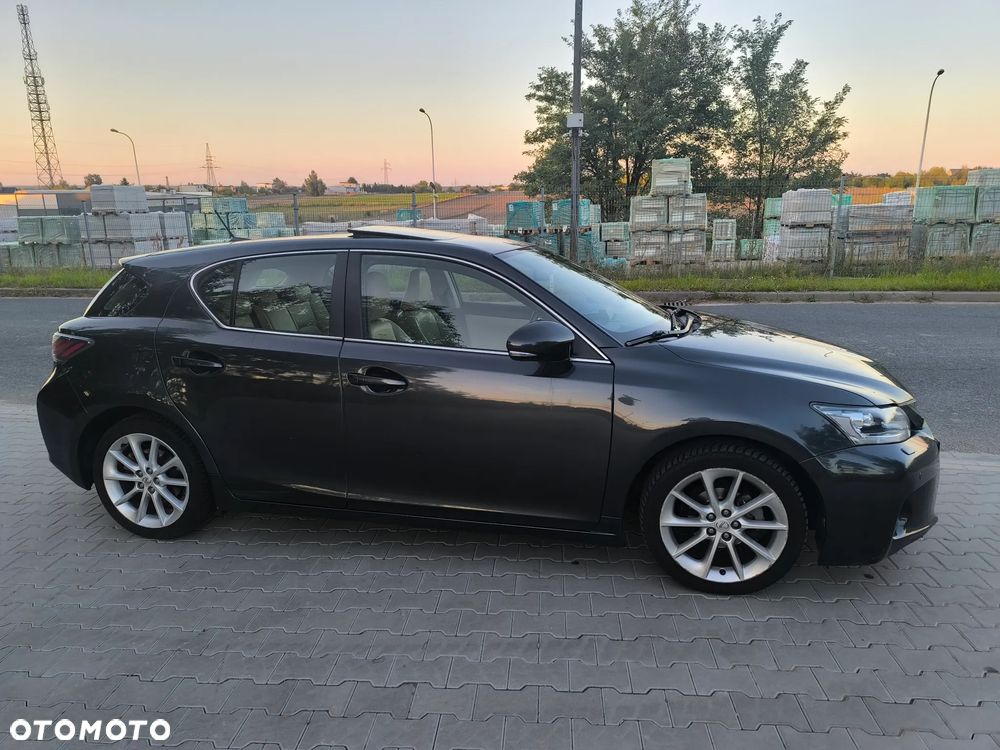 Lexus CT 200h Prestige - 4